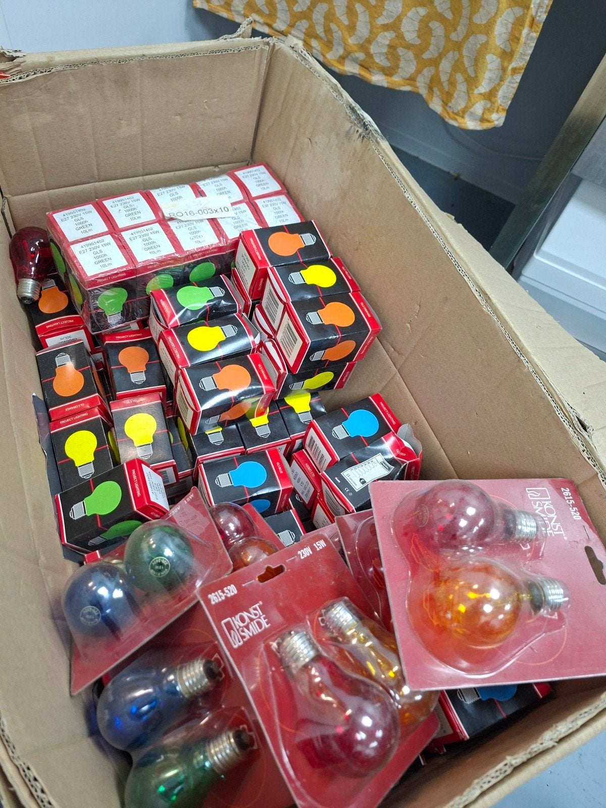 Partij gekleurde gloeilampen E27, diverse kleuren, Ophalen, Nieuw, E27 (groot), Led-lamp