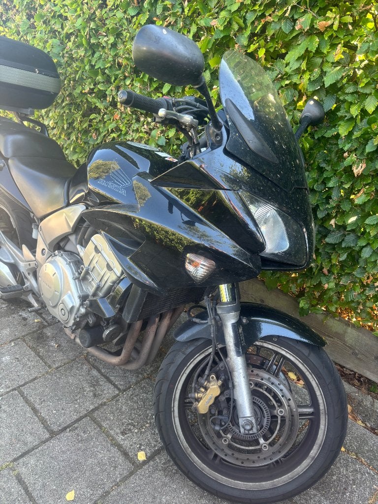 Honda CBF 1000A, Handvatverwarming, 4 cilinders, Motorrijbewijs A, Gebruikt