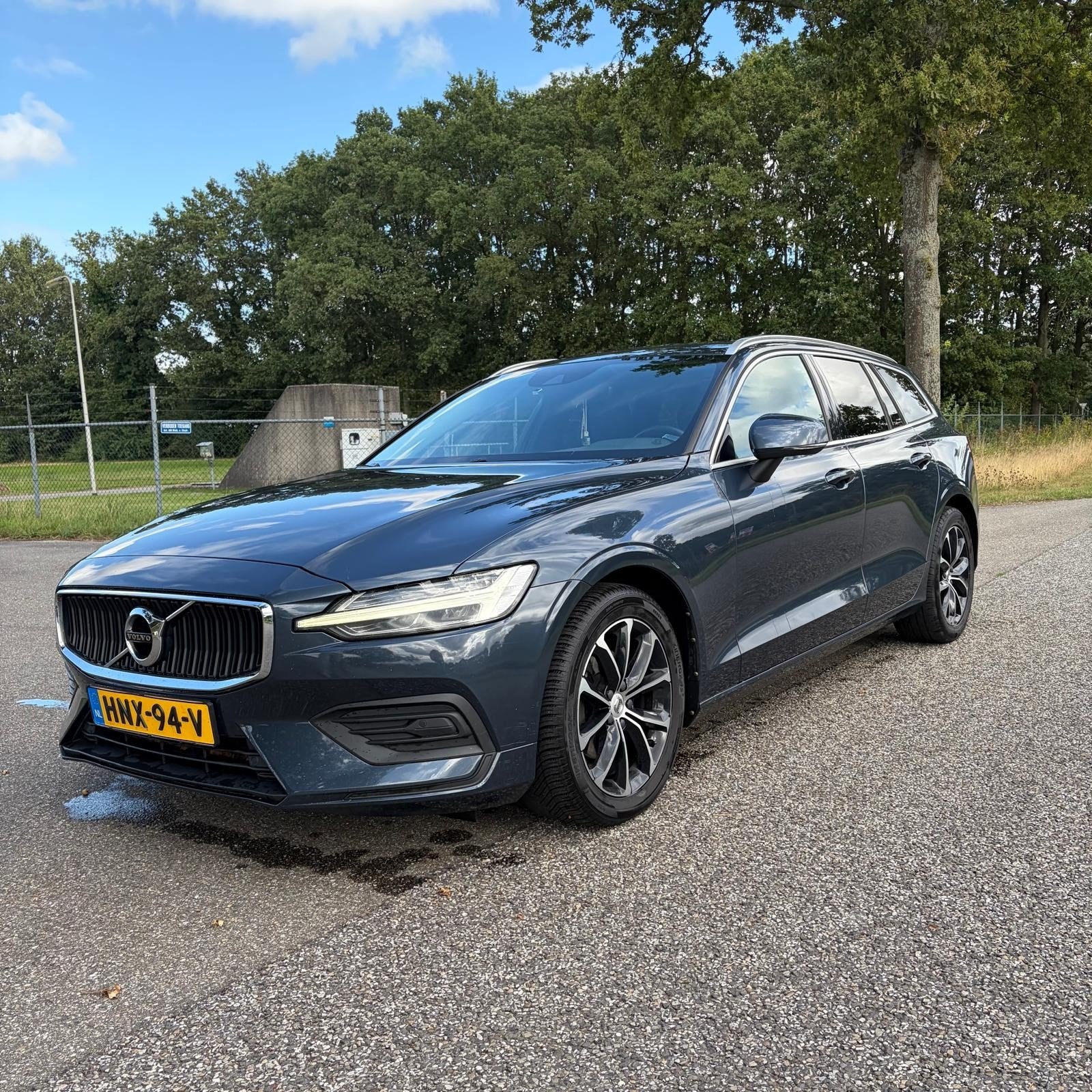 Volvo V60 D3 150pk Geartronic 2019 Blauw, Auto's, 1800 kg, 4 cilinders, 1969 cc, Blauw
