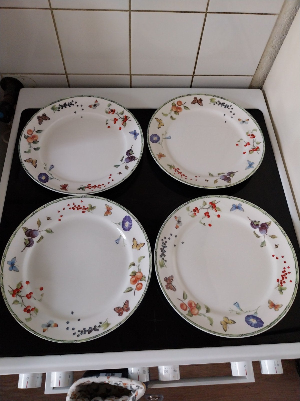 JBS Fruit & Flowers Borden - 4 stuks, Ophalen of Verzenden, Overige stijlen, Bord(en)