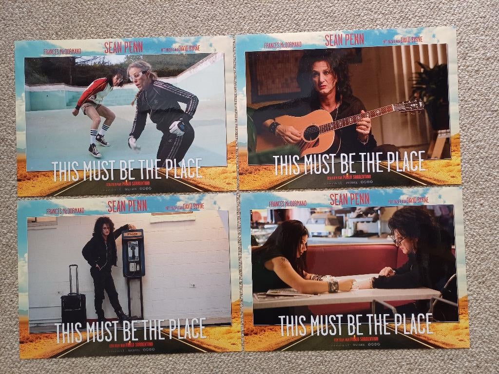 THIS   MUST   BE   THE   PLACE      lobbycard set., Verzamelen, Verzenden, Nieuw, A1 t/m A3, Film en Tv