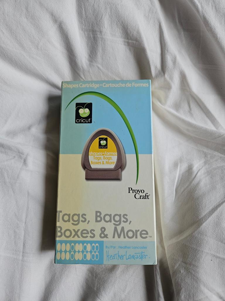 Cricut Shapes Cartridge Tags, Bags, Boxes & More, Hobby en Vrije tijd, Knutselen, Overige thema's, Gereedschap of Toebehoren, Meerkleurig