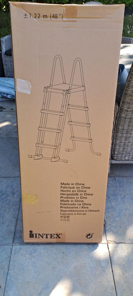 Nieuwe Intex Zwembadladder 1.22m (48"), Ophalen of Verzenden, Nieuw, Ladder