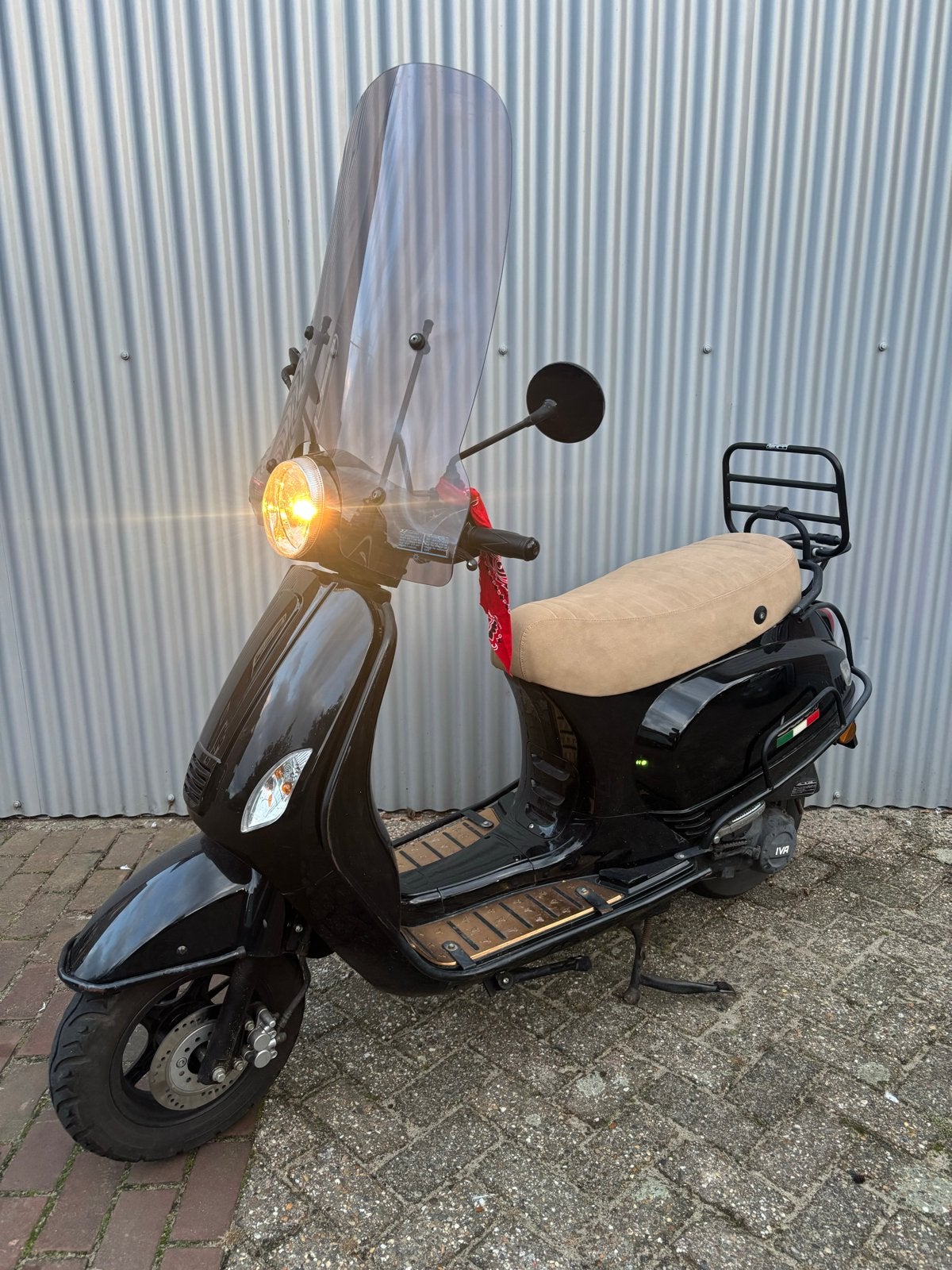 IVA Lux 50 Scooter - Zwart, Goed Onderhouden / vespa, Ophalen, Gebruikt, Benzine, 50 cc