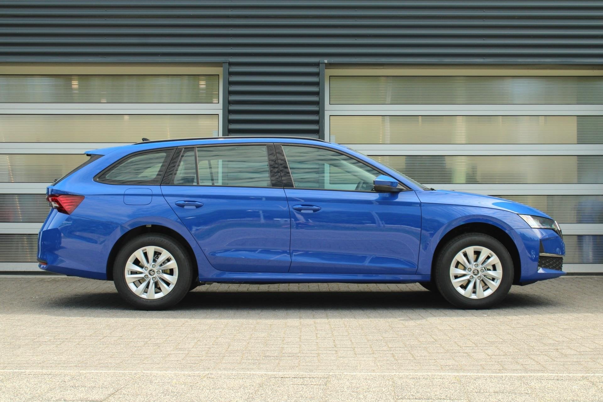 Skoda Octavia Combi 1.5 TSI Business Edition | CANTON Sound, Auto's, 12 maanden, 1498 cc, Euro 6, Blauw