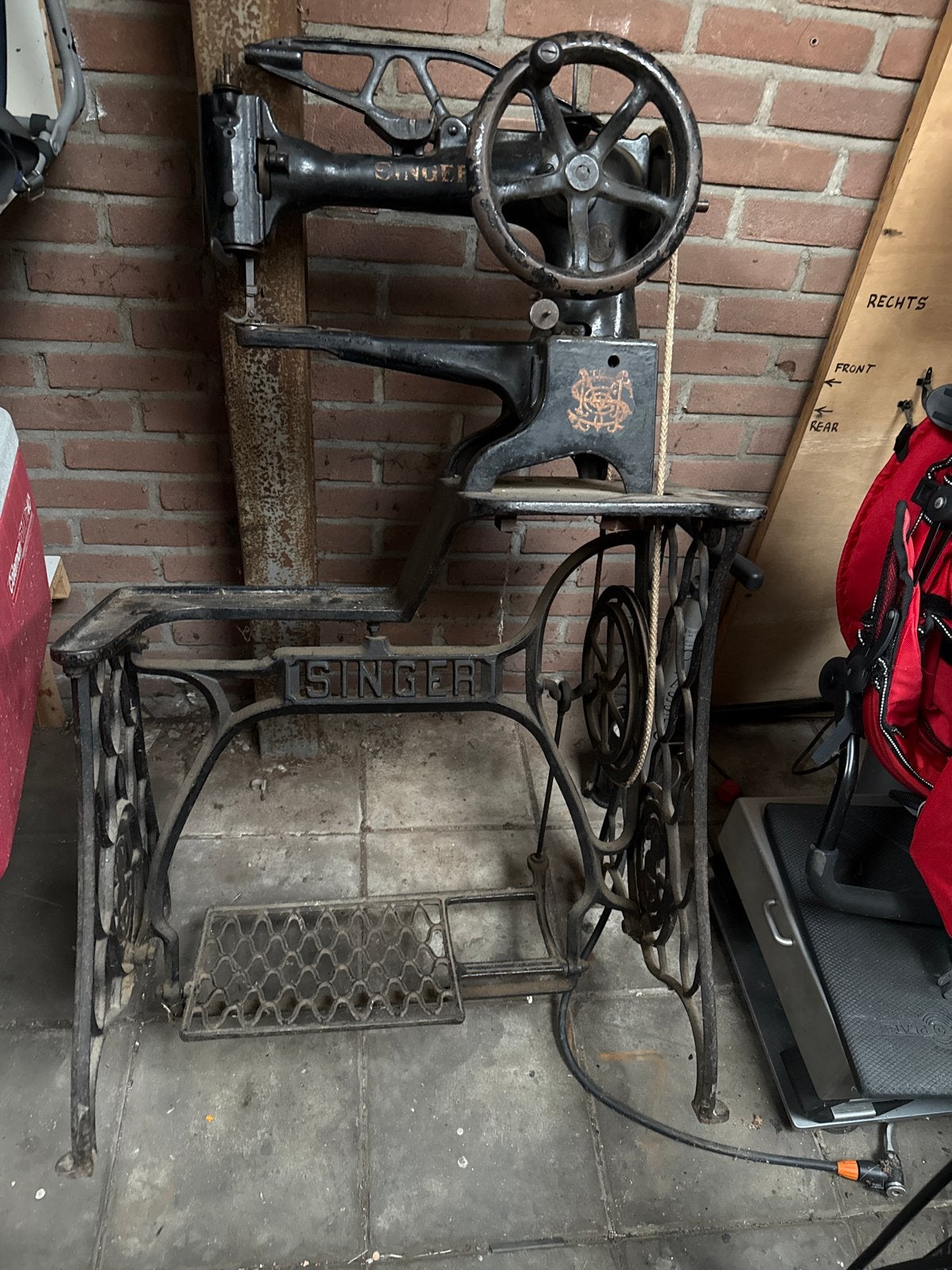 Antieke Singer Naaimachine met Onderstel, Antiek en Kunst, Ophalen