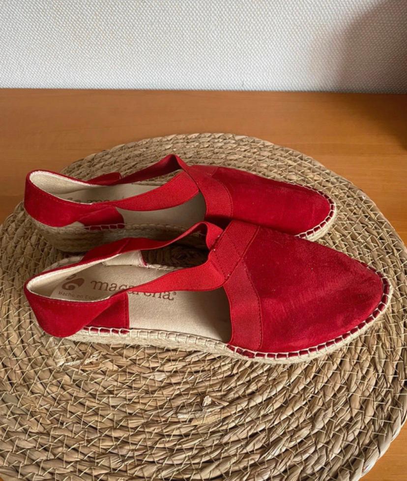Macarena rode espadrilles - Zo goed als nieuw - maat 38, Ophalen of Verzenden, Zo goed als nieuw, Espadrilles of Moccasins, Rood