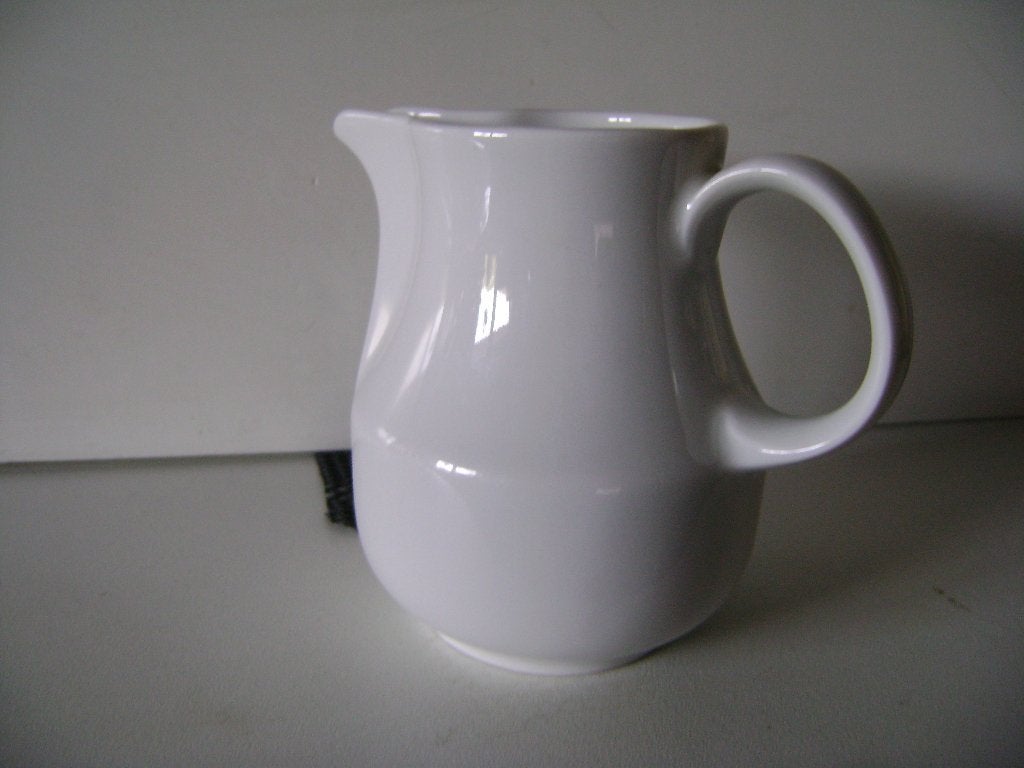Wit melkkannetje Winterling Schwarzenbach Bavaria 9.5cm hoog, Overige typen, Ophalen of Verzenden, Zo goed als nieuw, Overige stijlen