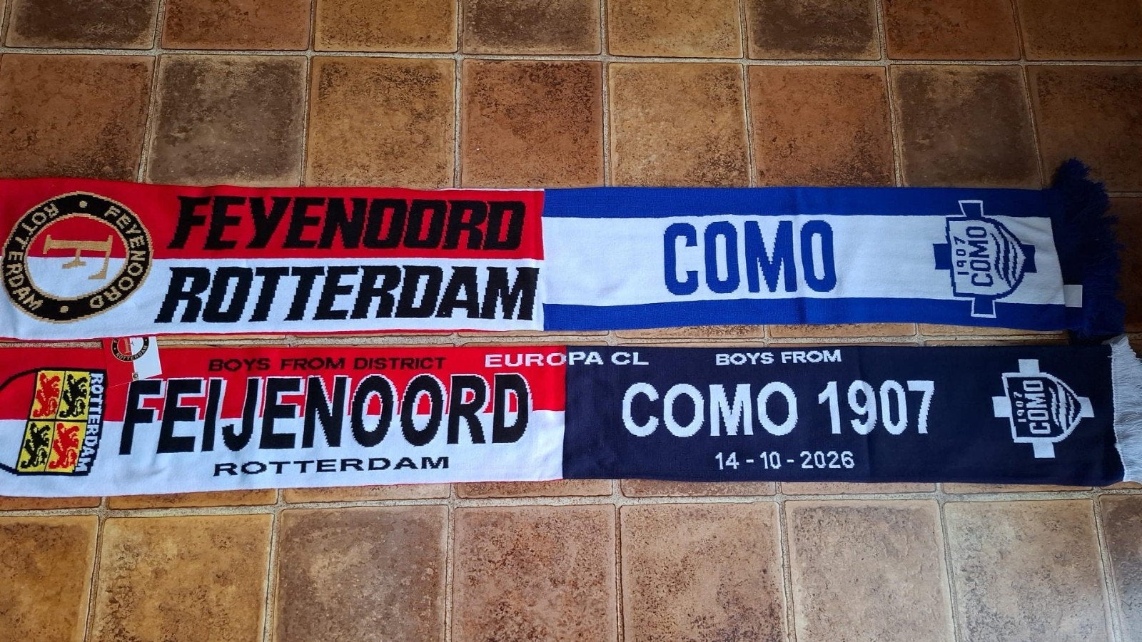 Feyenoord - Como wedstrijdsjaal, Verzamelen, Verzenden, Nieuw, Feyenoord, Vaantje of Sjaal