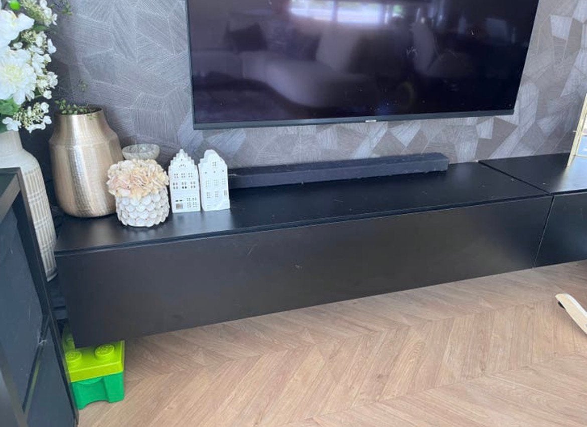 2x TV kast Meubella (zwevend) zwart 160 x 30, Ophalen, 150 tot 200 cm, Zo goed als nieuw, Minder dan 100 cm
