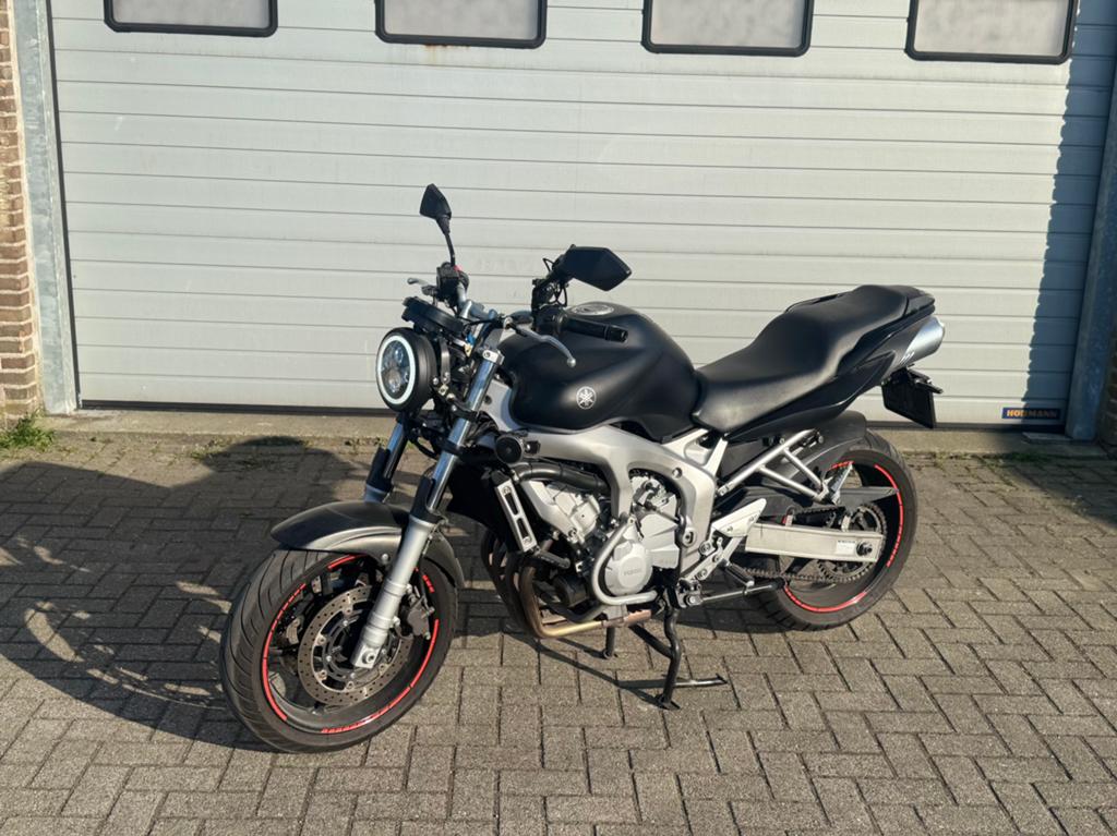 Yamaha FZ6 Naked 2008 – Custom look, Since 2022 in bezit, Particulier, Naked bike