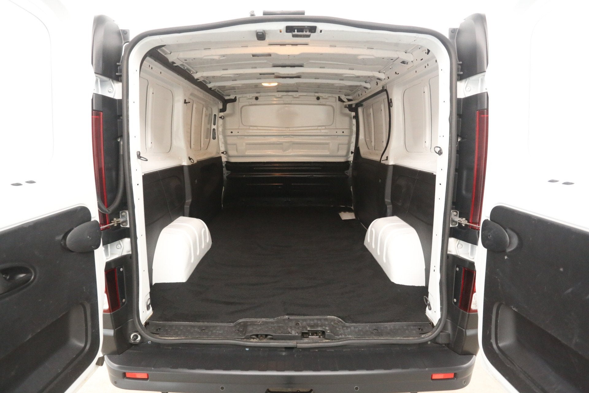 Renault Trafic 2.0 DCI L1H1 145PK | Marge | Airco | 3 Zits |, 145 pk, Gebruikt, 2000 kg, Renault