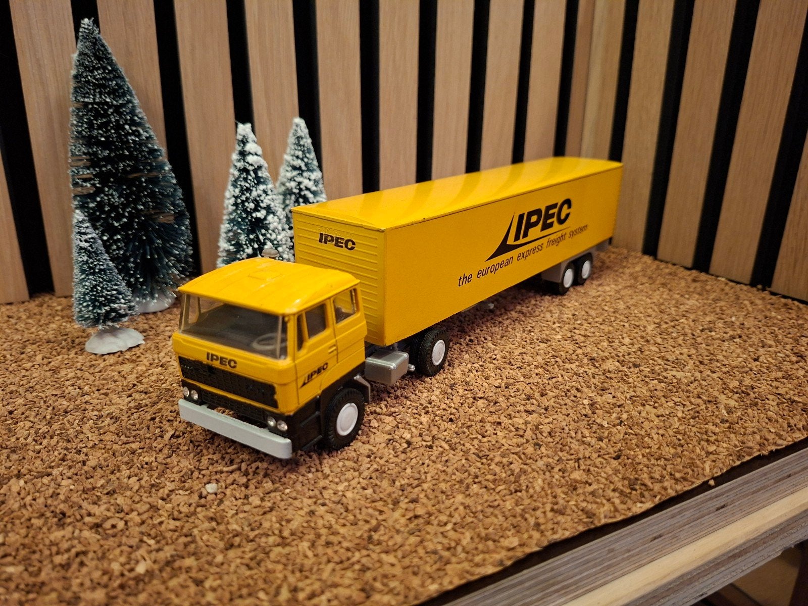 Lion Toys DAF met oplegger IPEC, Hobby en Vrije tijd, Modelauto's | 1:50, Ophalen of Verzenden, Gebruikt, Bus of Vrachtwagen, Lion Toys