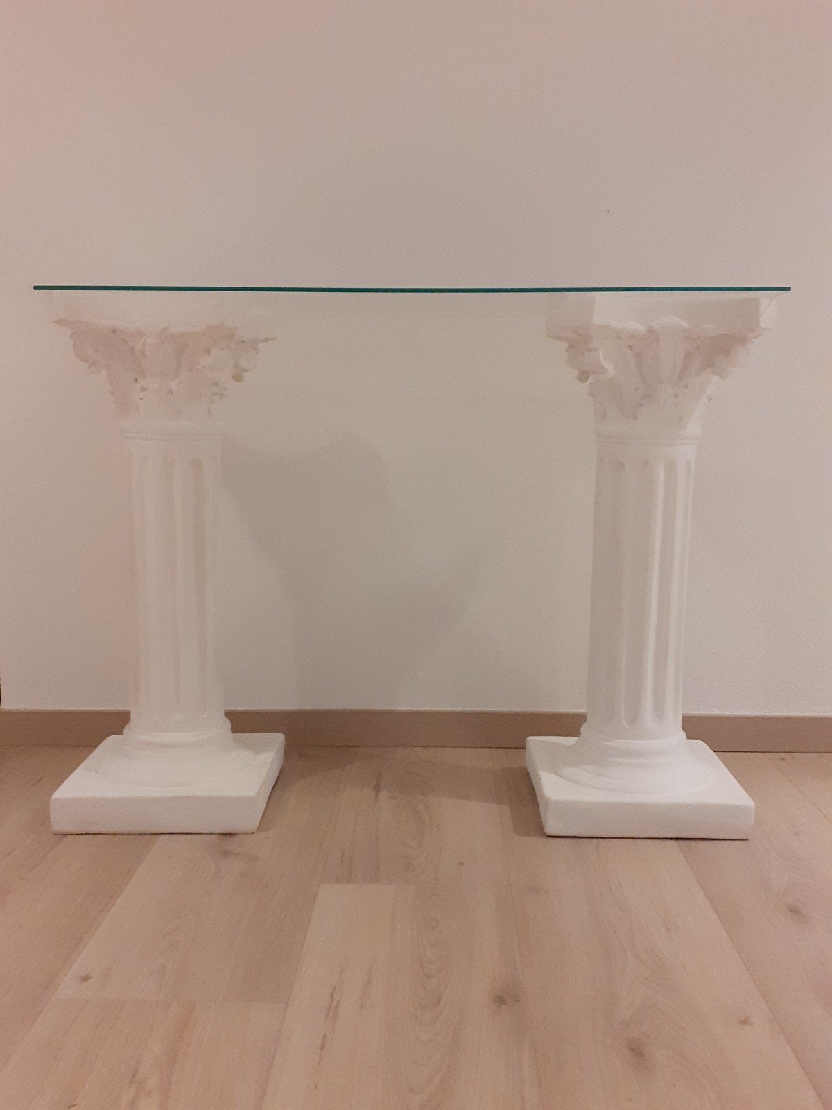 Twee mooie witte zuilen met glasplaat., Huis en Inrichting, Ophalen, Zo goed als nieuw
