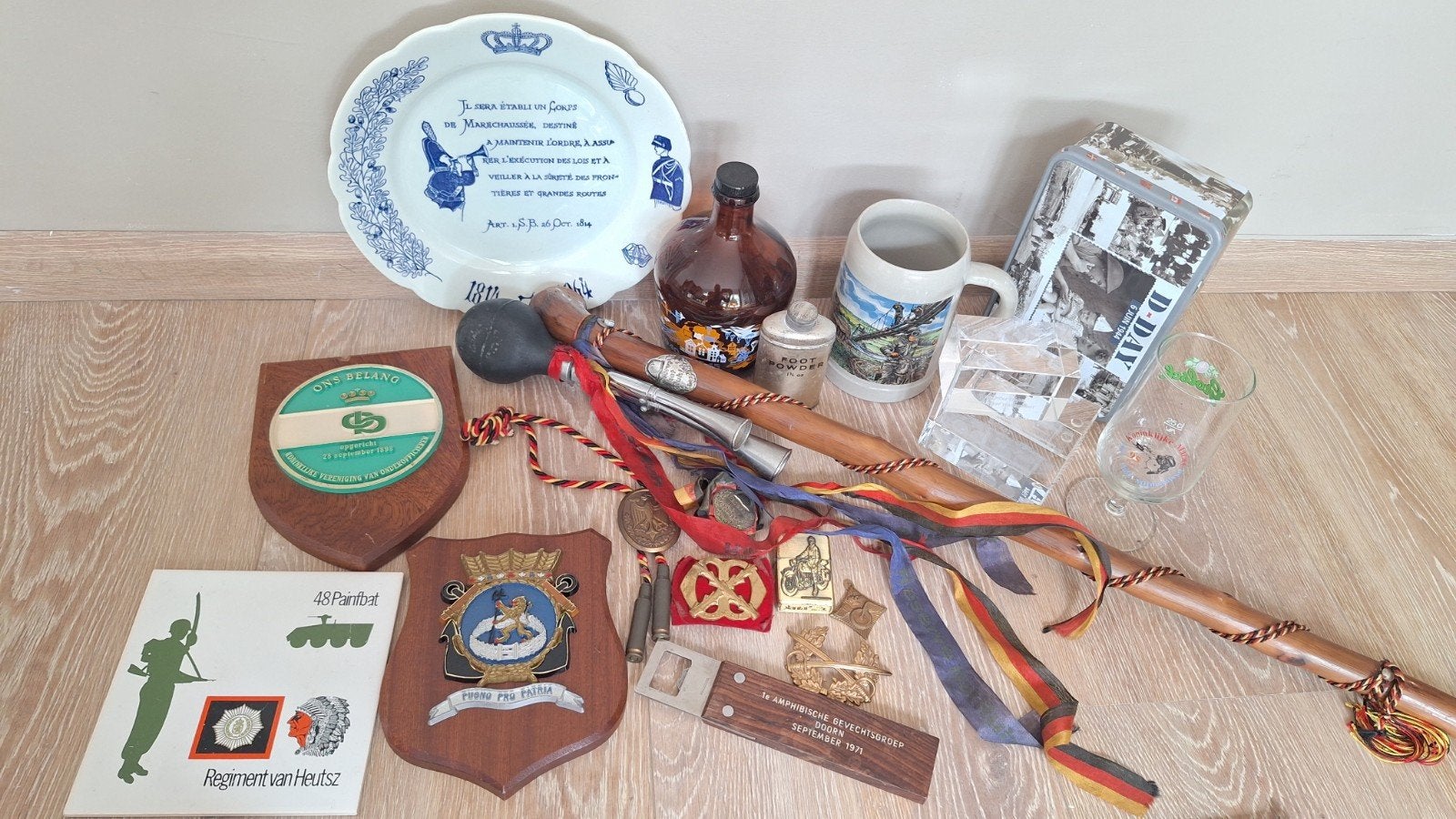 Militaria schilden glas stok bord tegel aansteker, Ophalen of Verzenden, Landmacht, Duitsland, Overige typen