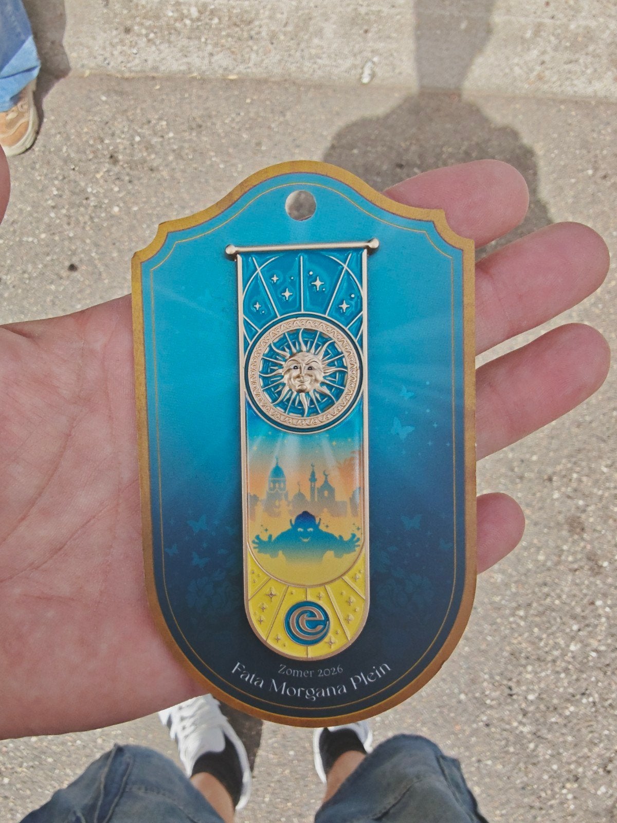 Ruilen zomerpin fata Morgana Plein 2026, Verzamelen, Efteling, Ophalen of Verzenden, Nieuw, Button of Speldje