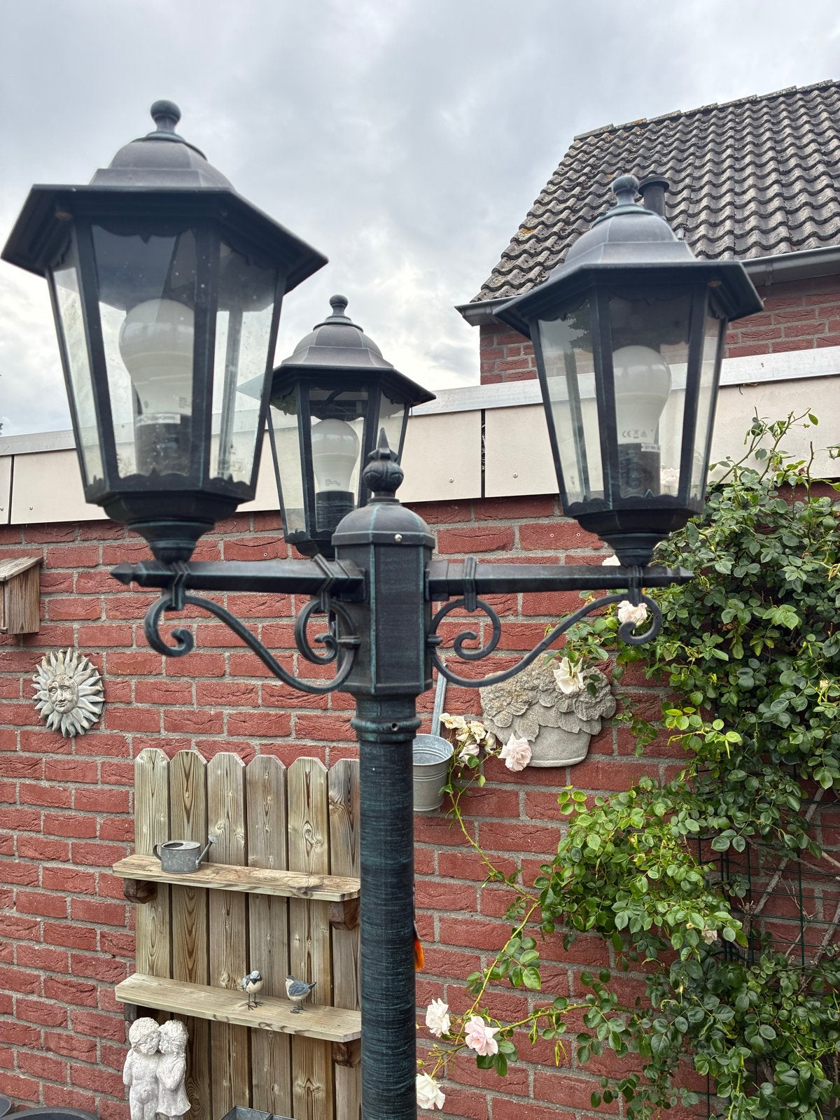 Klassieke driekoppige lantaarnpaal voor buiten, Minder dan 50 watt, Staande lamp, Aluminium, Ophalen of Verzenden