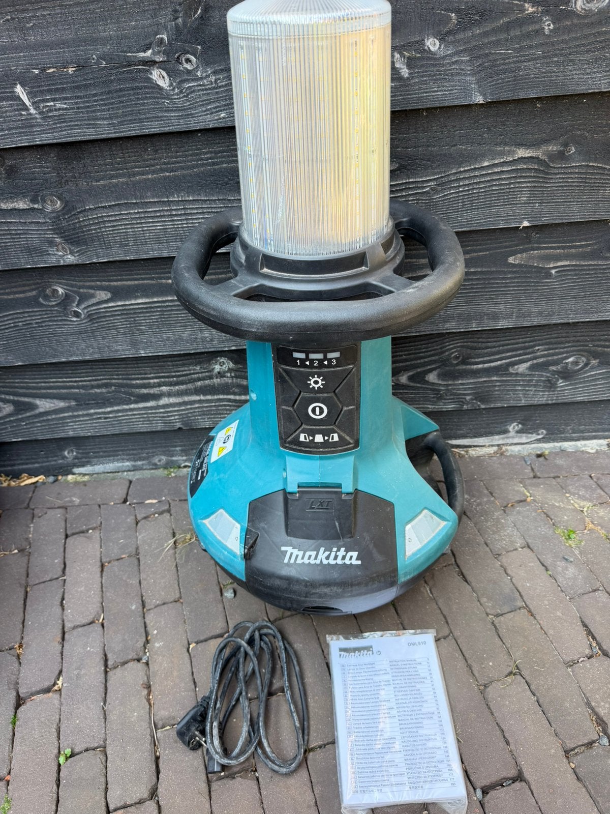 Nette makita DML810 bouwlamp 18v & 230v 5500Lm, Doe-het-zelf en Verbouw, Bouwverlichting, Ophalen, Zo goed als nieuw, Minder dan 50 watt