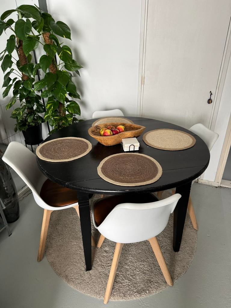 4 zo goed als nieuwe keukentafel stoelen, Ophalen, Kunststof, Wit, Zo goed als nieuw