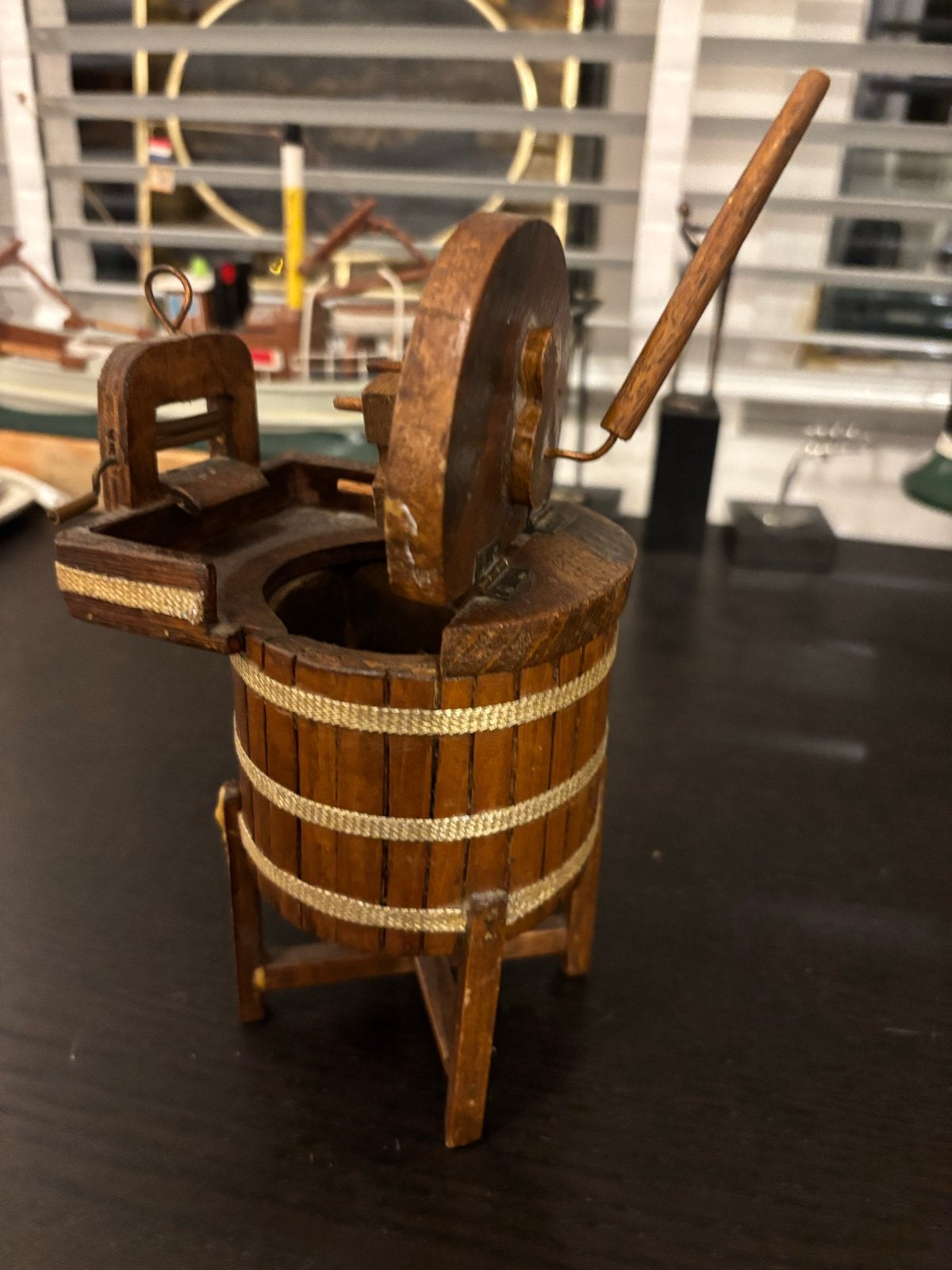 Vintage houten miniatuur wasmachine met centrifuge, Ophalen of Verzenden