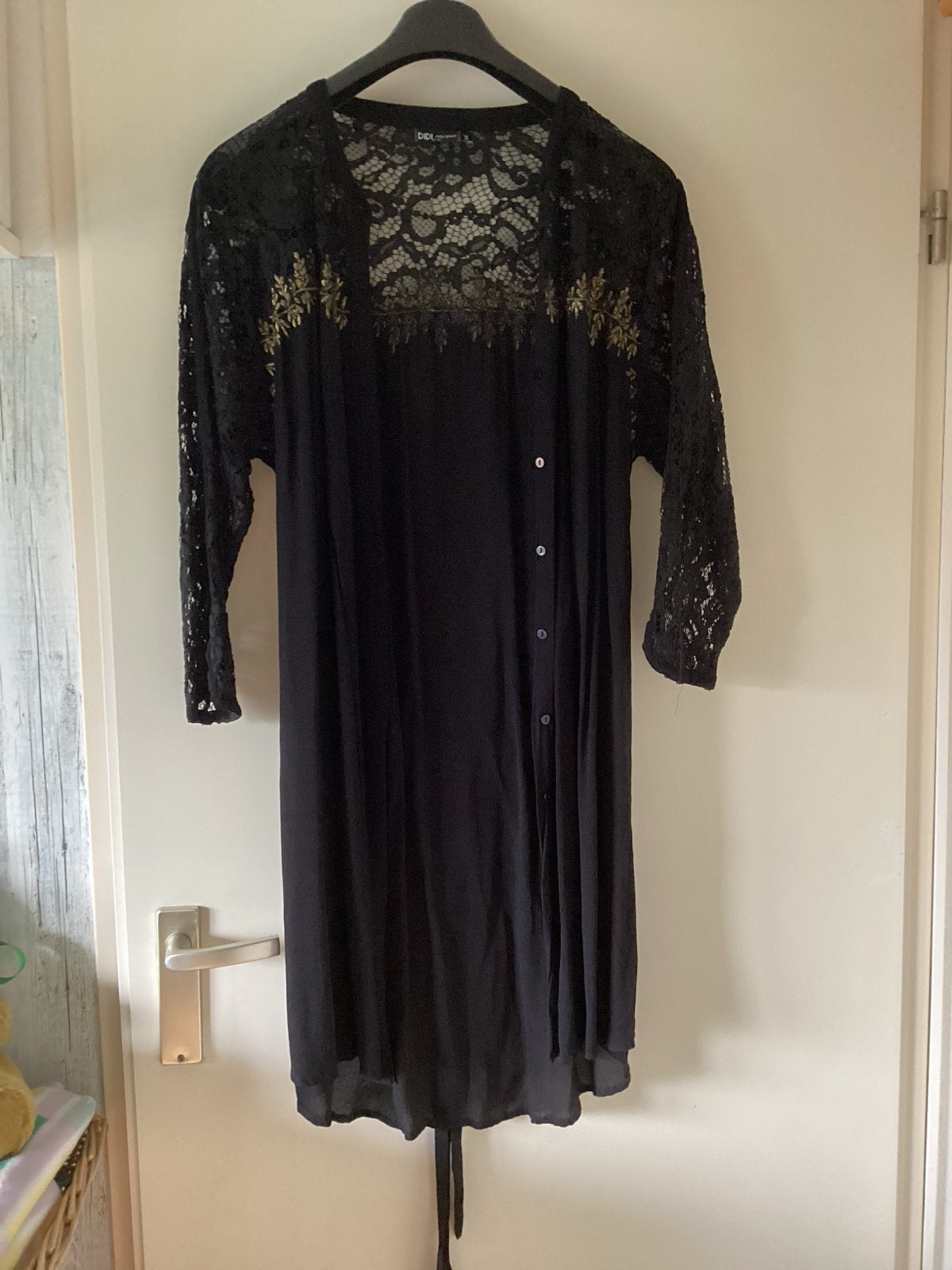 Didixxl Zwart kanten tuniek met gouden details, Kleding | Dames, Blouses en Tunieken, Ophalen of Verzenden, Zo goed als nieuw