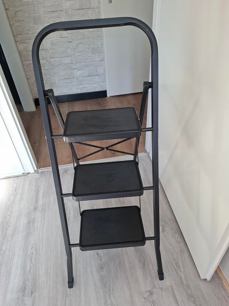 ZGAN TRAP, Doe-het-zelf en Verbouw, Ladders en Trappen, Ophalen, Zo goed als nieuw, Minder dan 2 meter