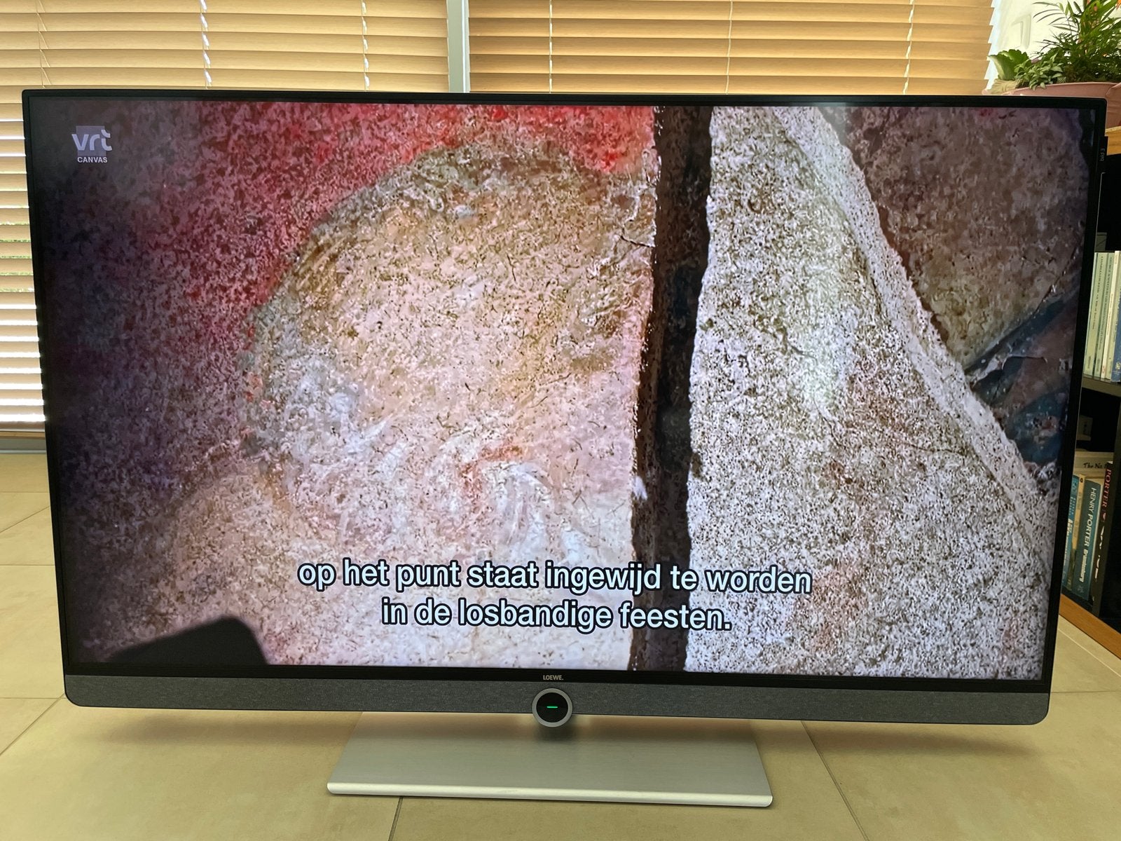 Loewe Bild 3.48 hoogwaardige  TV + Loewe muurbeugel en voet, 50 Hz, 100 cm of meer, 4k (UHD), Smart TV
