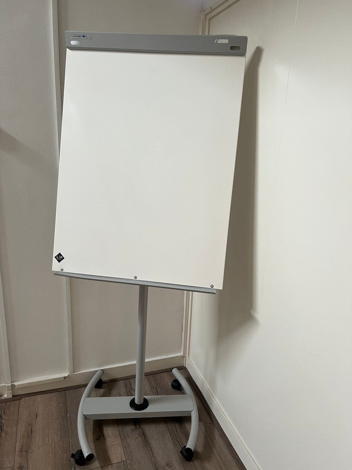 Flipover van Legamaster,  verrijdbaar, op wielen, Ophalen, Gebruikt, Whiteboard