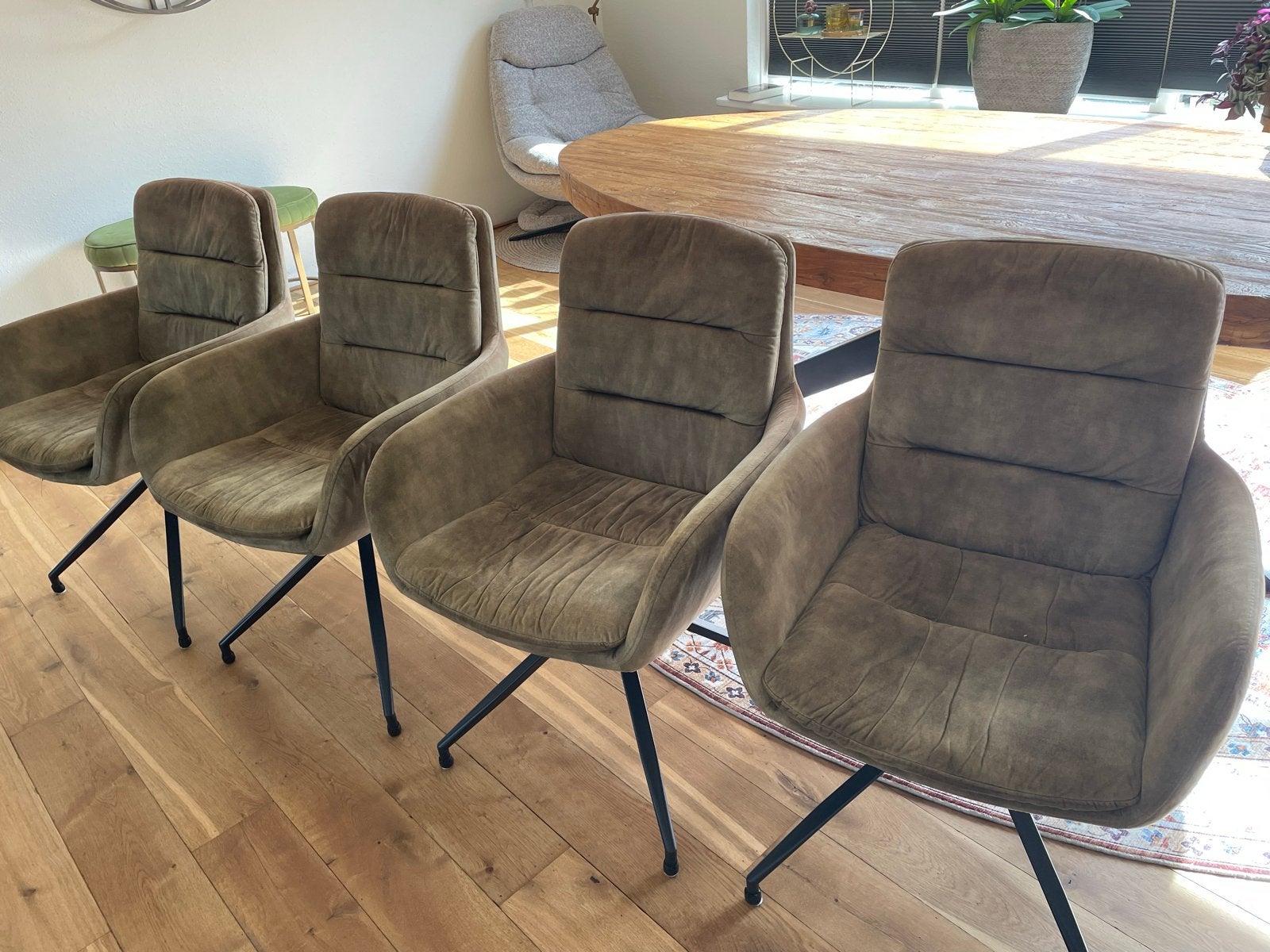 4 draaibare eetkamerstoelen - stof, Gebruikt, Overige kleuren, Ophalen of Verzenden, Vier