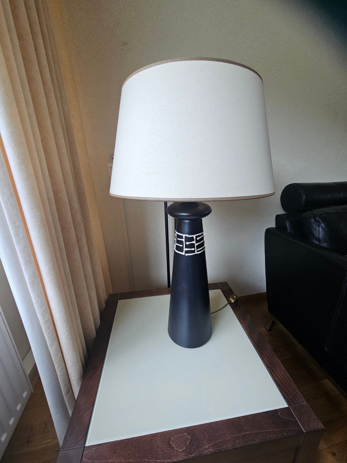2 stijlvolle Tafellampen met Crèmekleurige Kap, Ophalen, Gebruikt, 50 tot 75 cm, Klassiek, Modern, Sfeervol