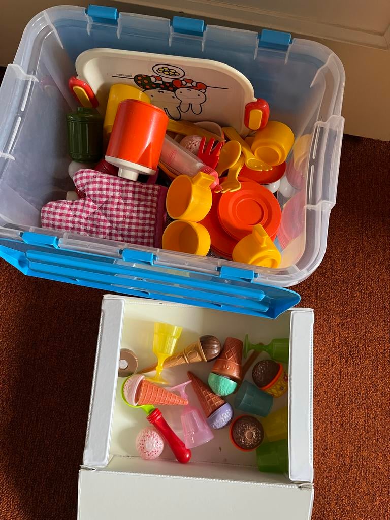 Speelgoed servies en ijsjes, Ophalen, Gebruikt, Jongen of Meisje