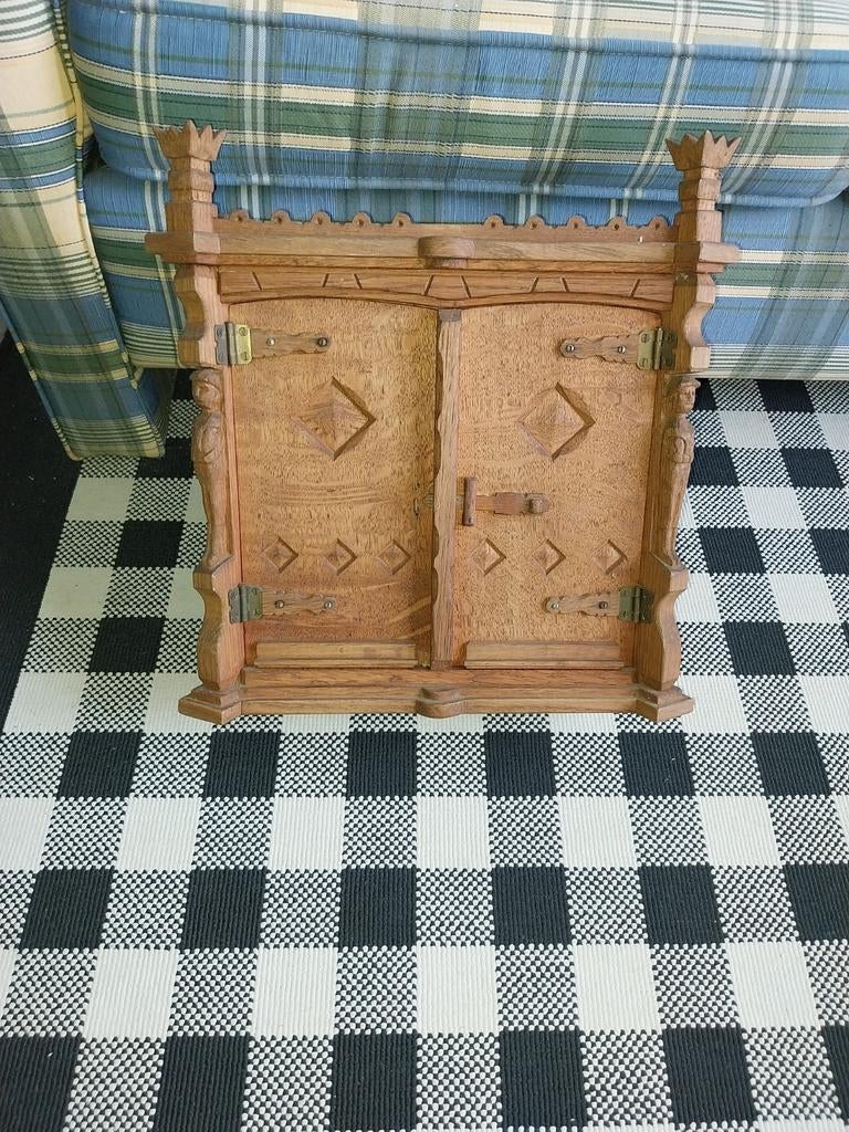 Antieke houten sigaren kastje met deurtjes, Ophalen