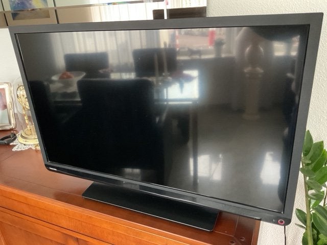 Toshiba LCD colour tv, Audio, Tv en Foto, Ophalen, 50 Hz, LCD, 80 tot 100 cm
