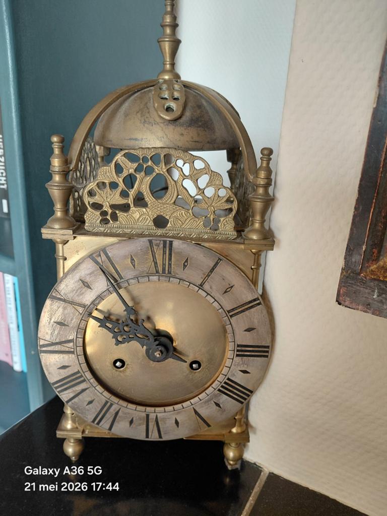 Antieke bronzen tafelklok met Romeinse cijfers, Antiek en Kunst, Antiek | Klokken, Ophalen of Verzenden
