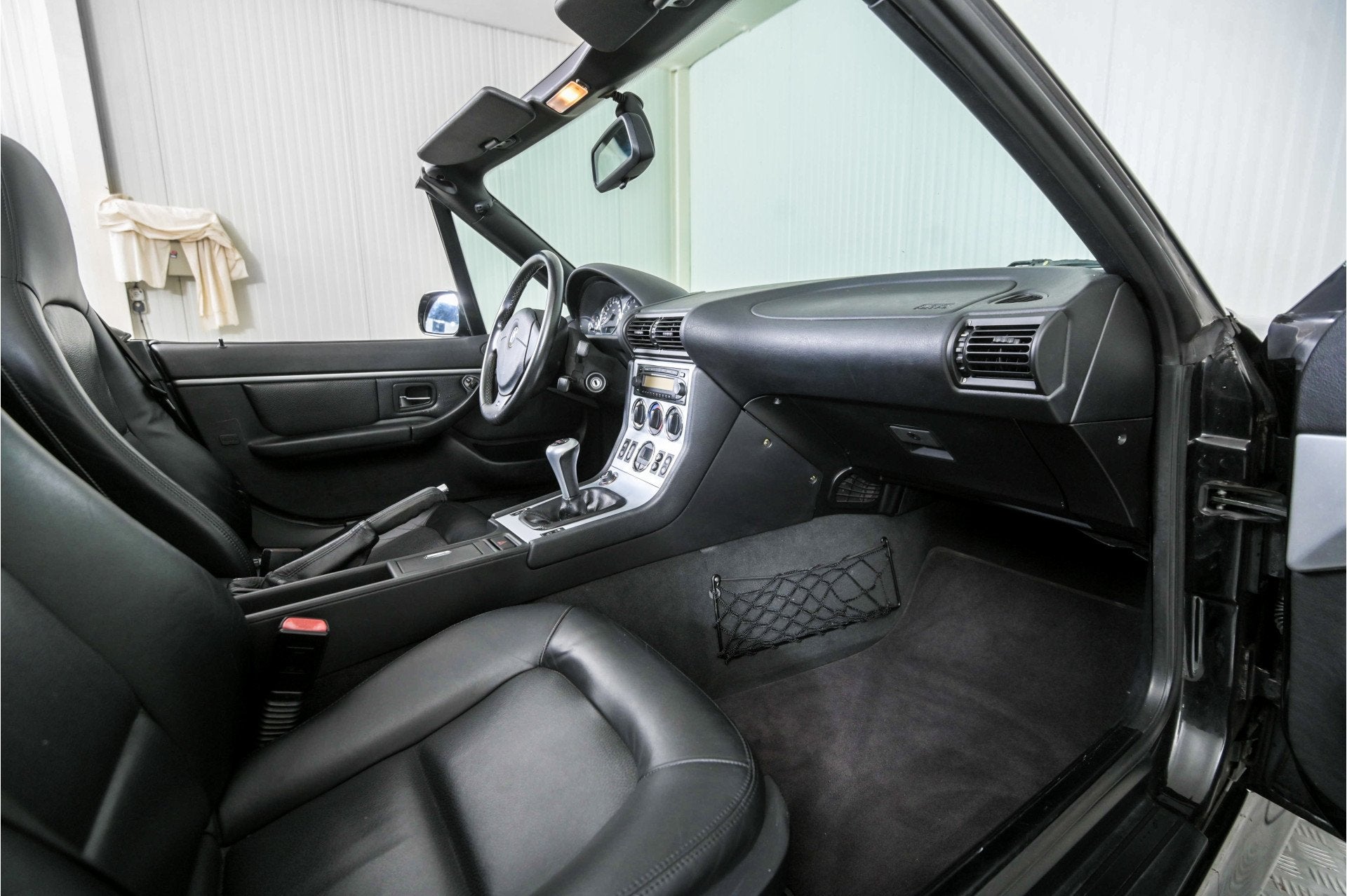 Foto 10 van BMW Z3 Roadster 1.8 S Airco . (bj 2001)