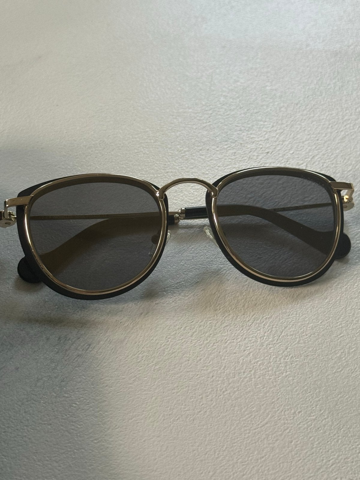 Moncler dames zonnebril - Elegant en stijlvol, Overige merken, Zonnebril, Zwart, Ophalen of Verzenden