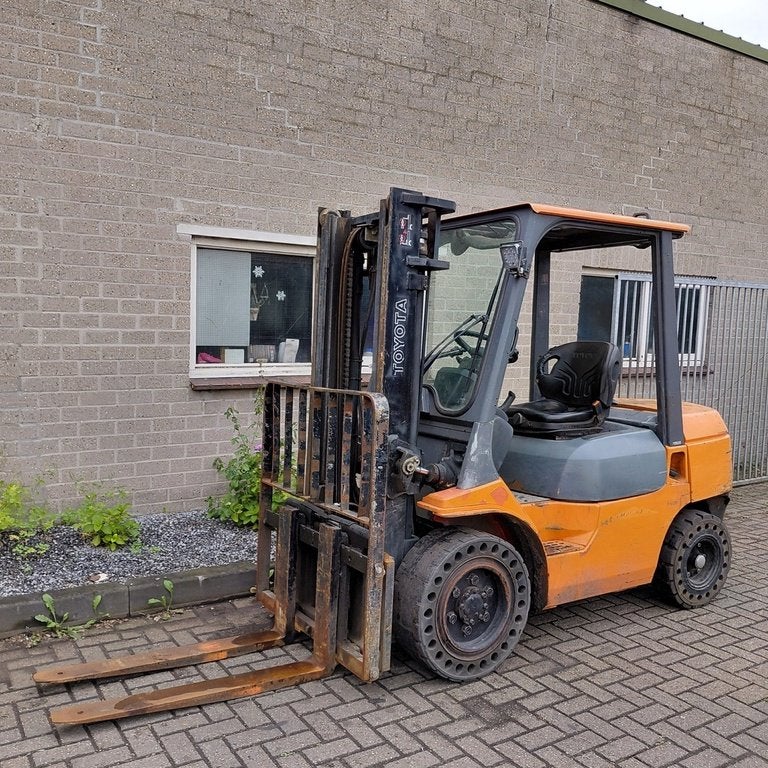 TOYOTA 7-FDF-30 diesel Heftruck, Zakelijke goederen, Machines en Bouw | Heftrucks en Intern transport, Diesel, Svarvargatan 8
SE-595 81  Mjölby, SE