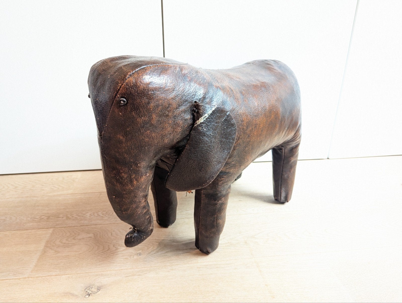 Dimitri omersa lederen olifant voetenbank, Minder dan 50 cm, Gebruikt, 50 tot 75 cm, Leer