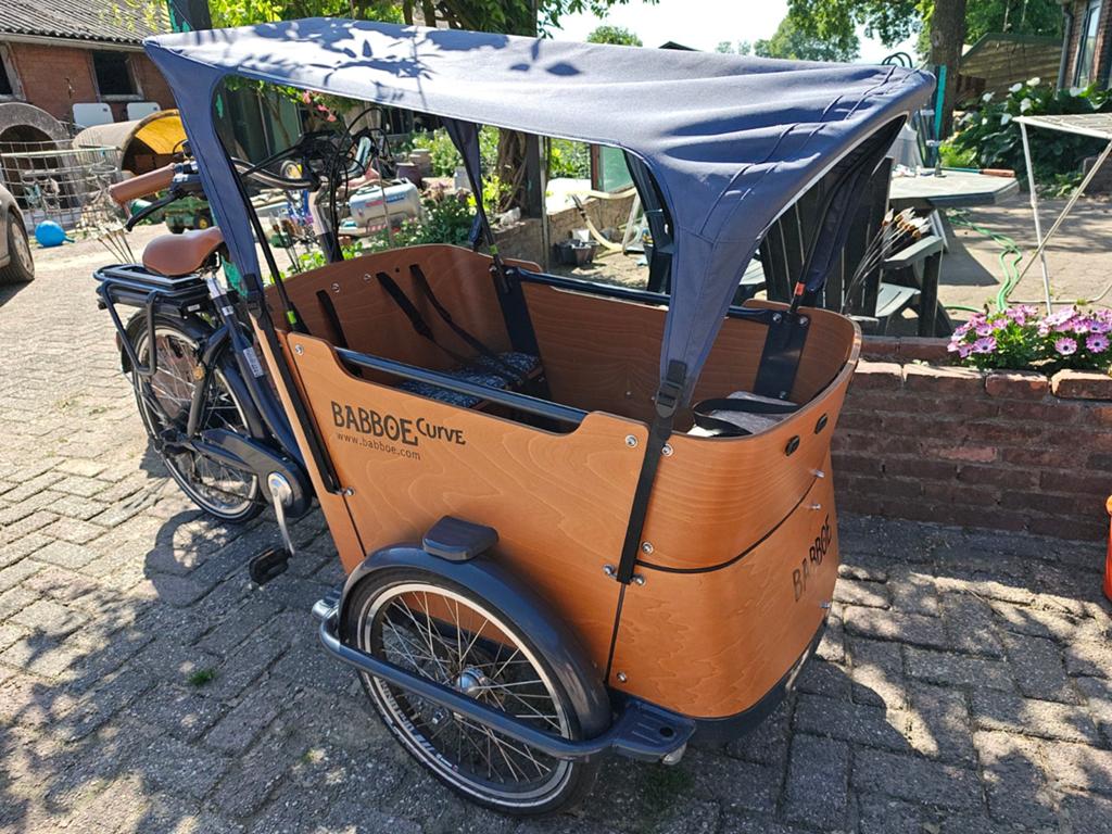 Babboe Curve-E Bakfiets als nieuw en zeer compleet, 4 kinderen of meer, Huif, Zo goed als nieuw, Trommelrem