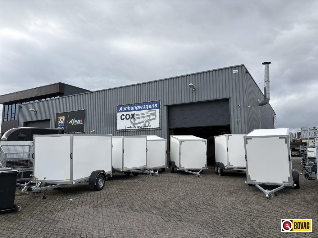 VDM Gesloten aanhangwagens enkel en dubbelassers ongeremd, Nieuw