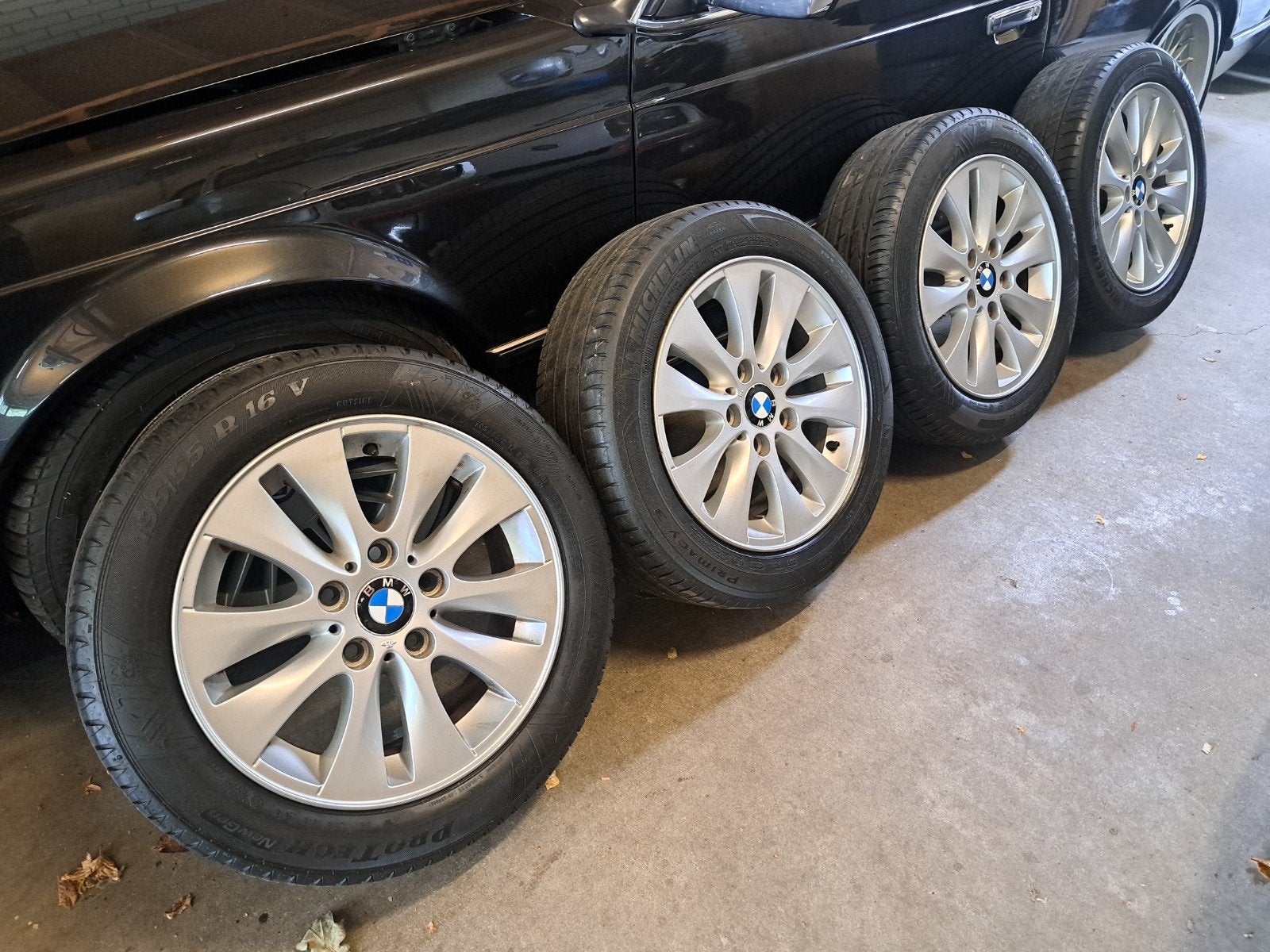 BMW 16 inch velgen met Michelin/Viking Banden 195 55 16, Auto-onderdelen, Ophalen, Gebruikt, 16 inch, Banden en Velgen