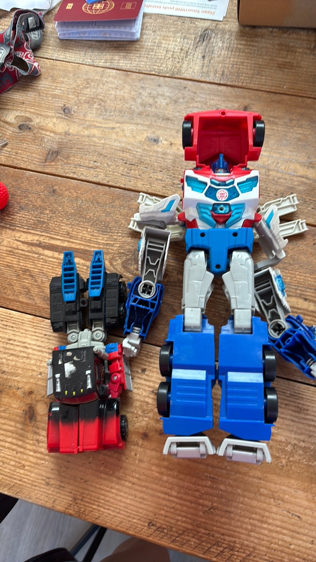 Optimus prime Transformer en wat kleine, Overige generaties, Ophalen of Verzenden, Zo goed als nieuw, Autobots