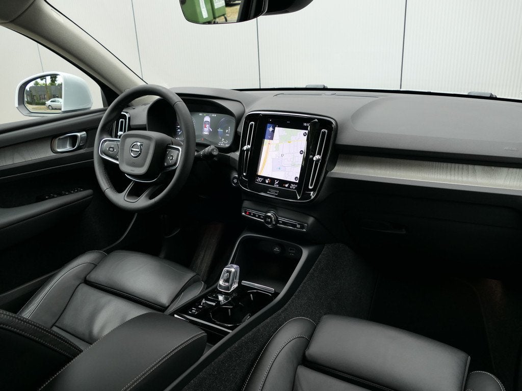 Volvo XC40 1.5 T4 Recharge Inscription 12 MND garantie Leer, 12 maanden, Bedrijf, Automatische klimaatregeling, Hybride Elektrisch/Benzine