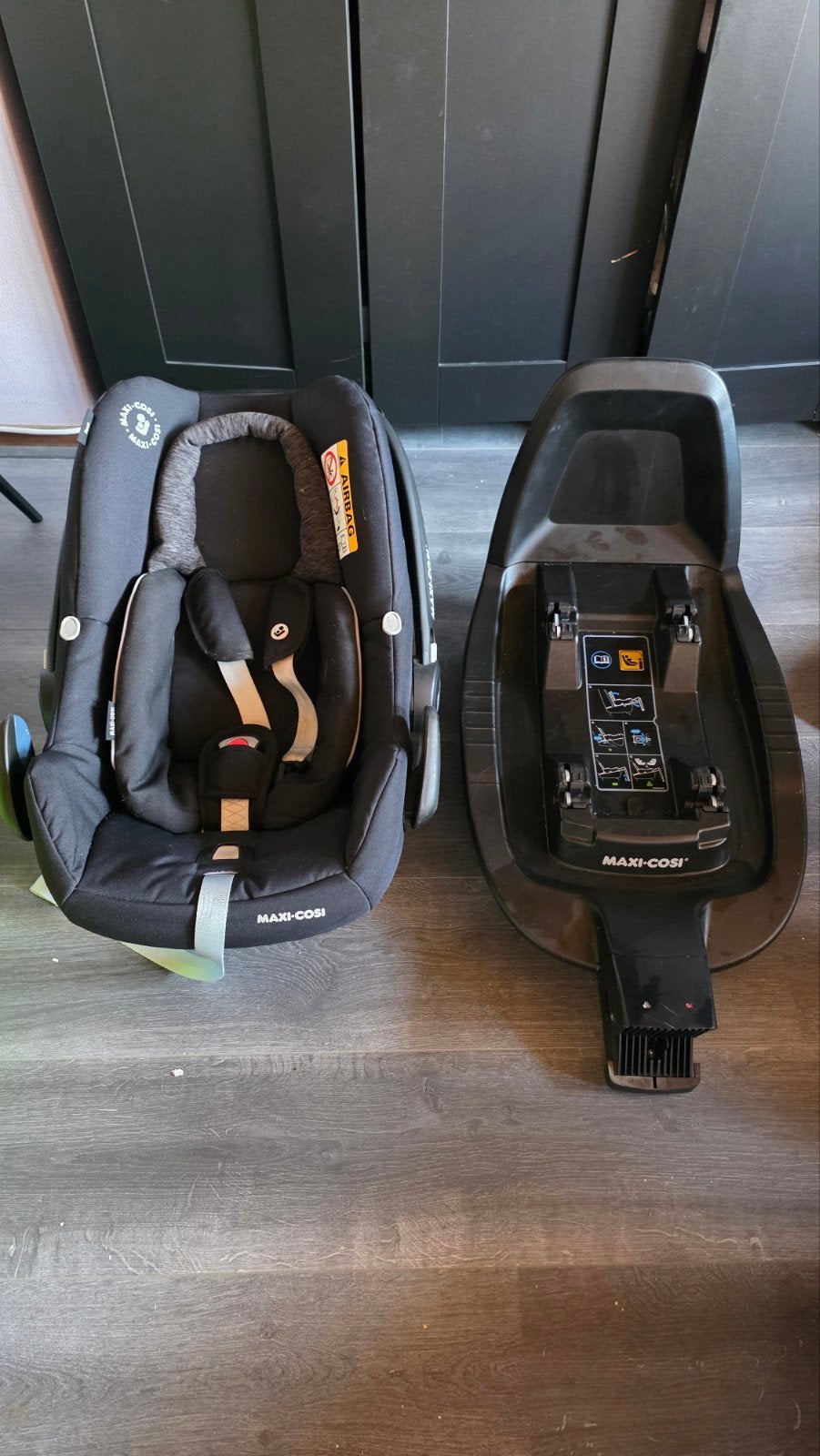 Maxi-Cosi Pebble autostoel met FamilyFix 2 base, Ophalen, Autogordel of Isofix, Gebruikt, Zijbescherming