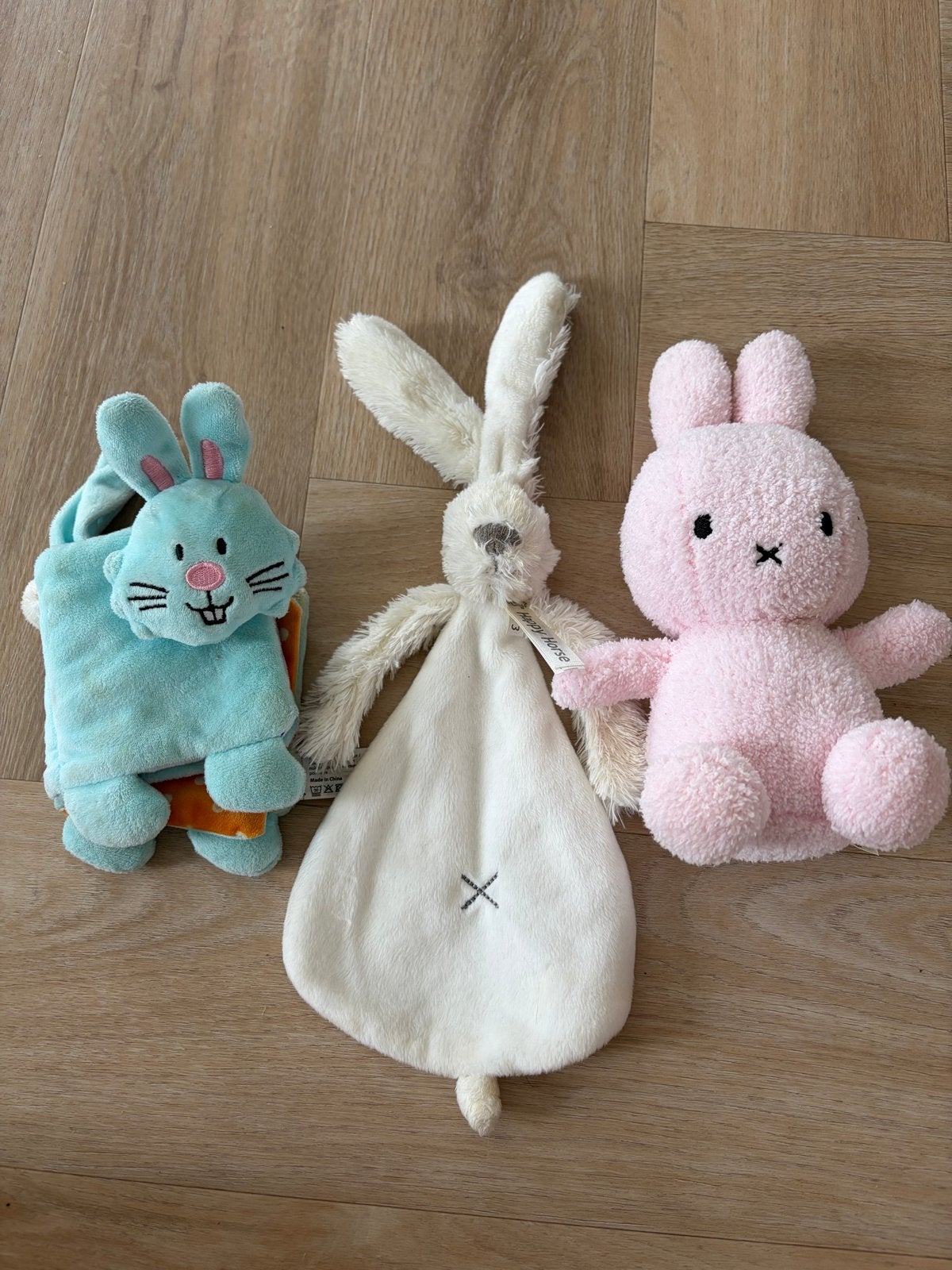 Knuffels en kijkboekje voor baby's - Konijn en Nijntje, Konijn, Nijntje, Ophalen of Verzenden, Zo goed als nieuw