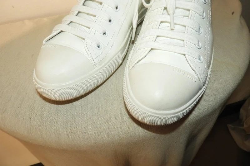 Miu Miu leren lak sneakers wit merk neus Als nieuw 38.5, Miu Miu, Verzenden, Wit, Sneakers of Gympen