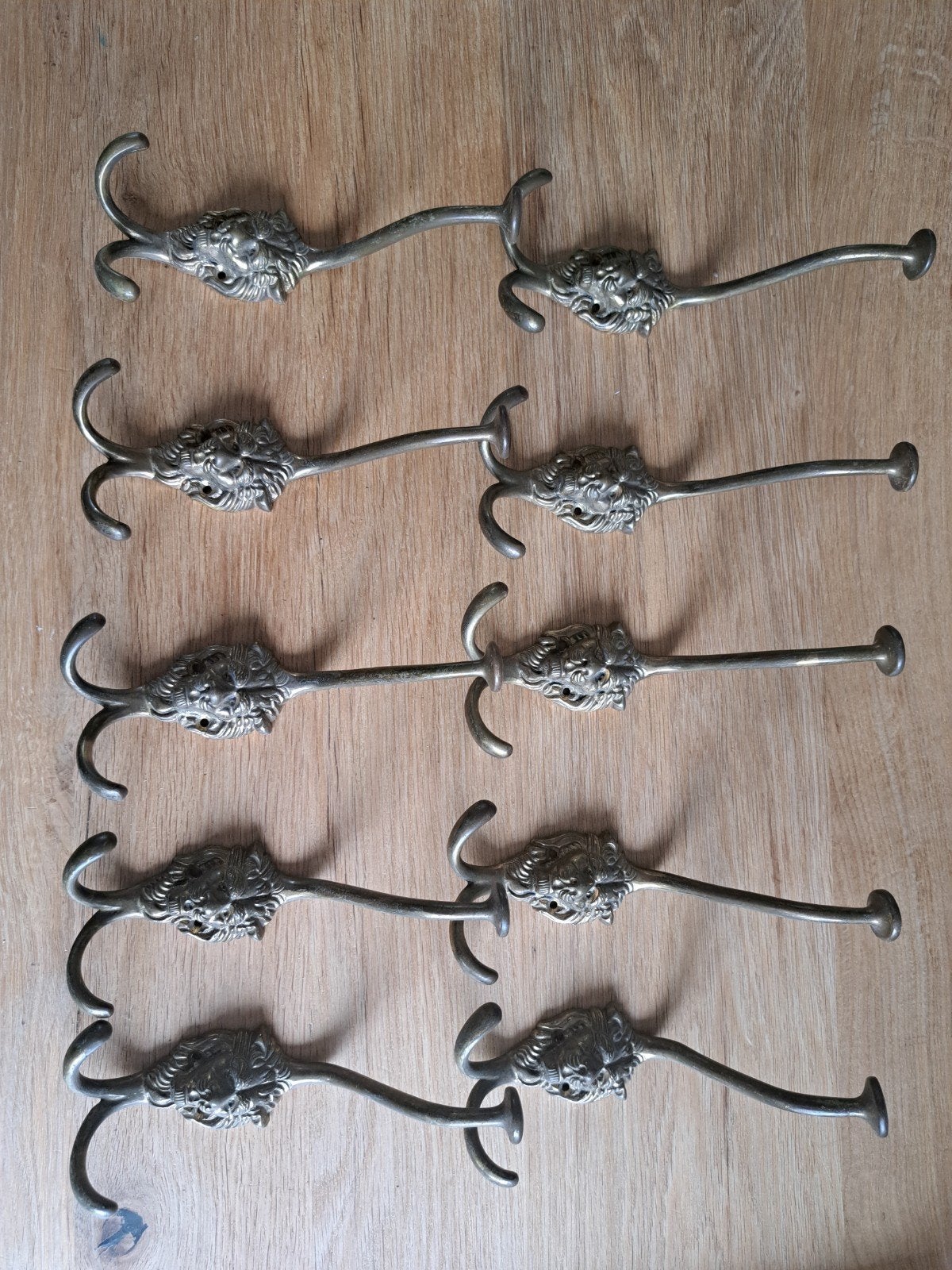 Set van 10 antieke messing kapstokhaken met leeuwenkop, Ophalen, Koper of Brons