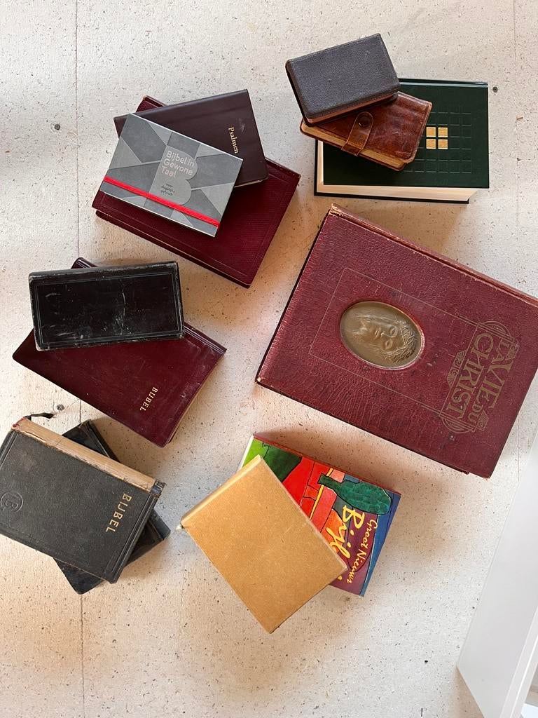 12 bijbels tussen 1880 - 1990, Ophalen