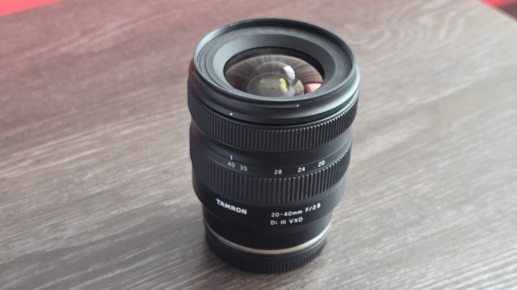 Tamron 20-40mm f/2.8 Di III VXD, 100% perfecte staat, Ophalen of Verzenden, Zo goed als nieuw, Groothoeklens, Zoom