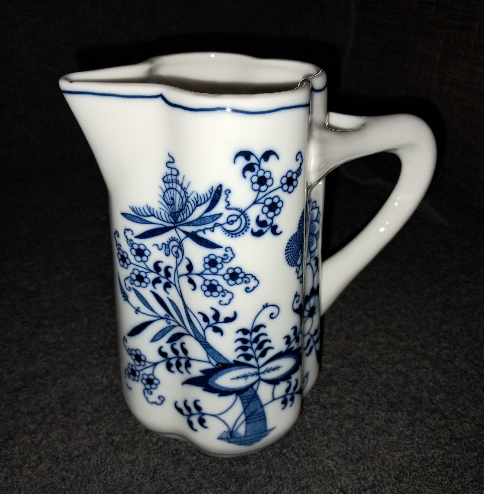 Blue Danube schenkkannetje, Ophalen of Verzenden, Zo goed als nieuw, Porselein, Overige stijlen